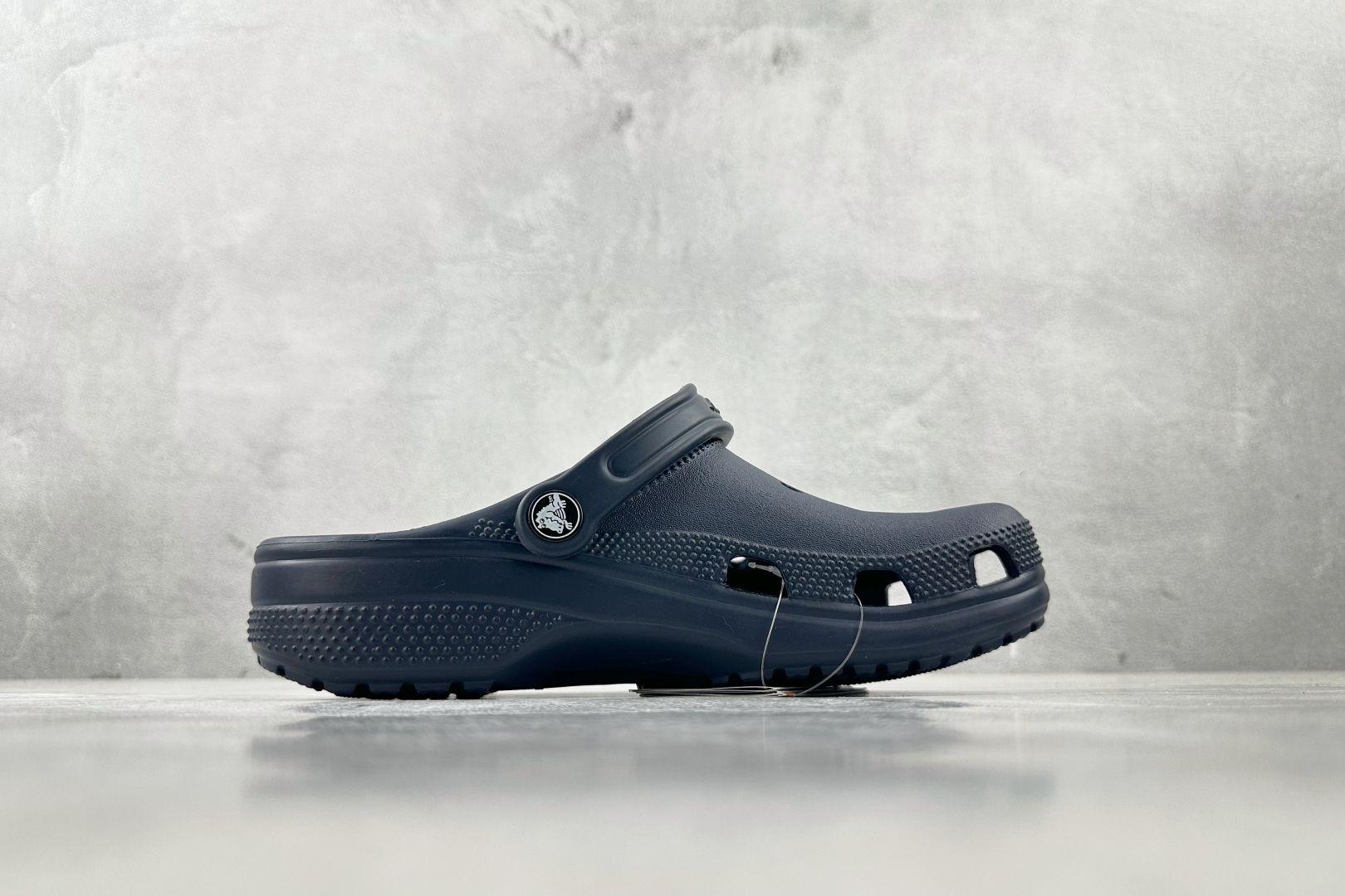 Crocs Classic Clog - Lightweight Comfort, Versatile Style, and Iconic Design 3 cmp i1745516787617 3500 0 1