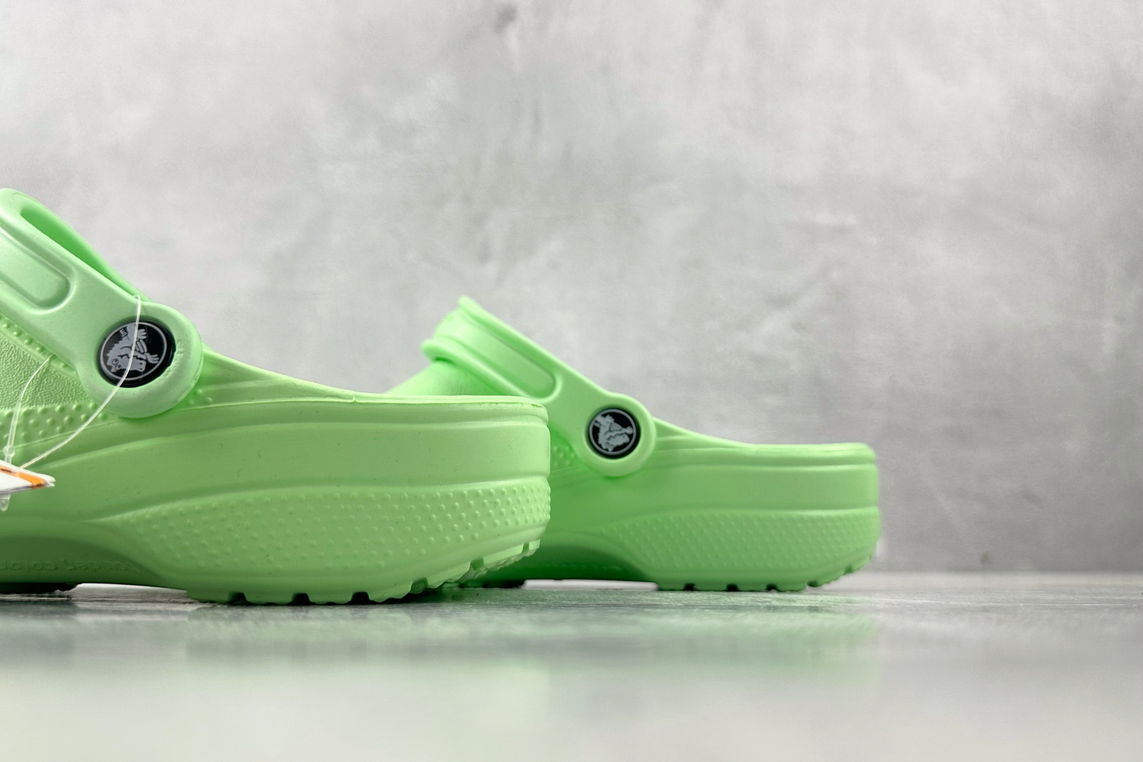 Crocs Classic Clog EVA Lime Green | Comfortable and Lightweight (Sizes 36-44) 9 cmp i1745516854567 4644 0 7