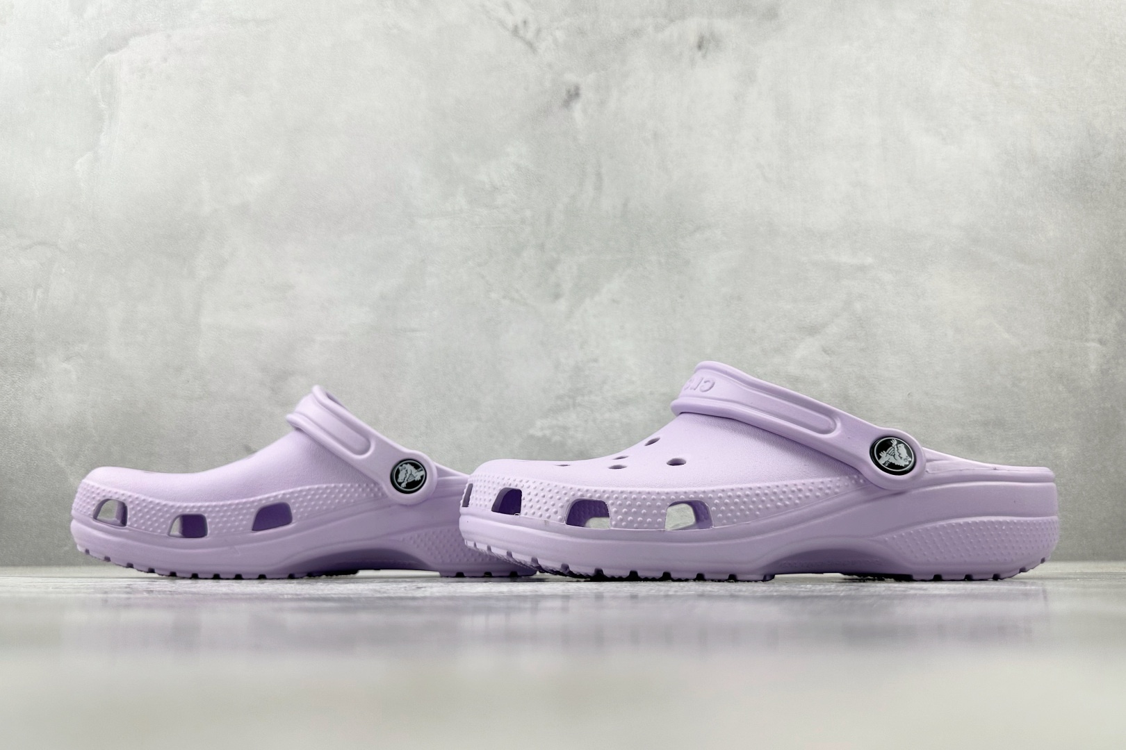 Crocs Classic Clog: Lightweight Comfort & Iconic Style in Various Sizes 6 cmp i1745517021872 3124 0 4