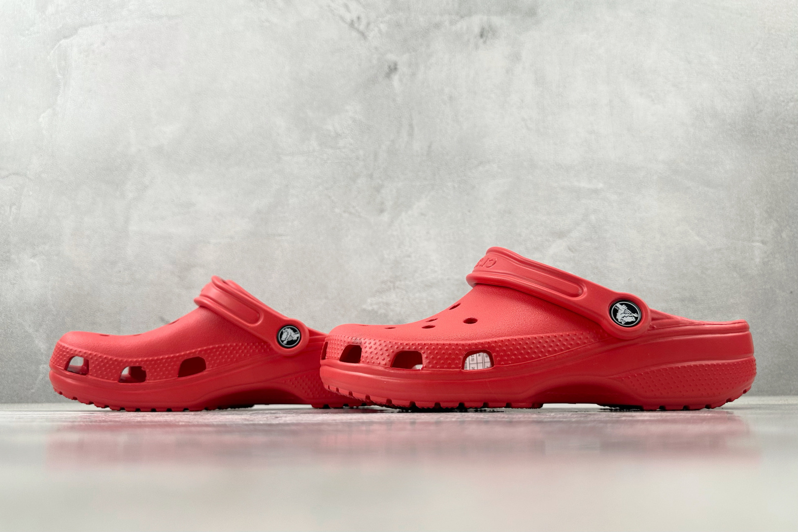 Crocs Classic Clog | Lightweight Comfort, Iconic Design in Red Color 6 cmp i1745517141542 3823 0 4