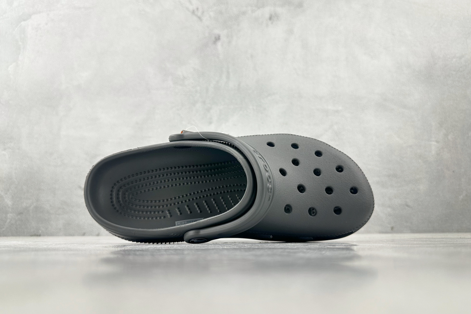 Crocs Classic Clog - Gray, Comfortable, and Versatile for Everyday Wear 4 cmp i1745517201485 460 0 2