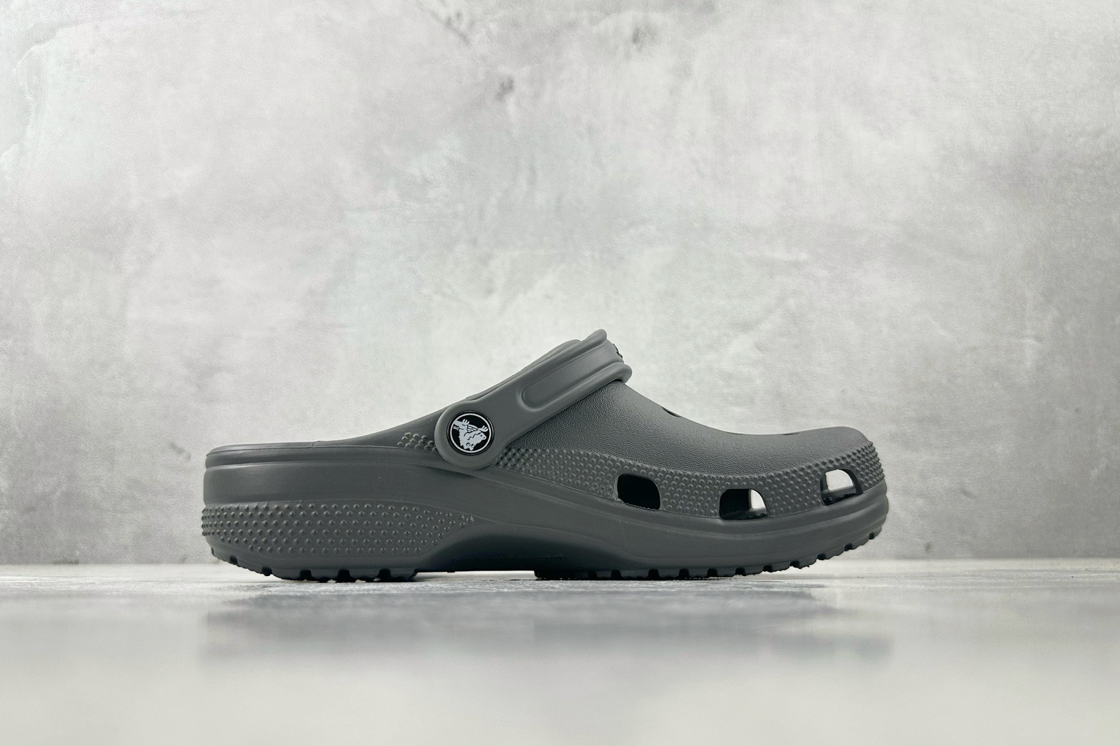 Crocs Classic Clog - Gray, Comfortable, and Versatile for Everyday Wear 3 cmp i1745517207231 19 0 1