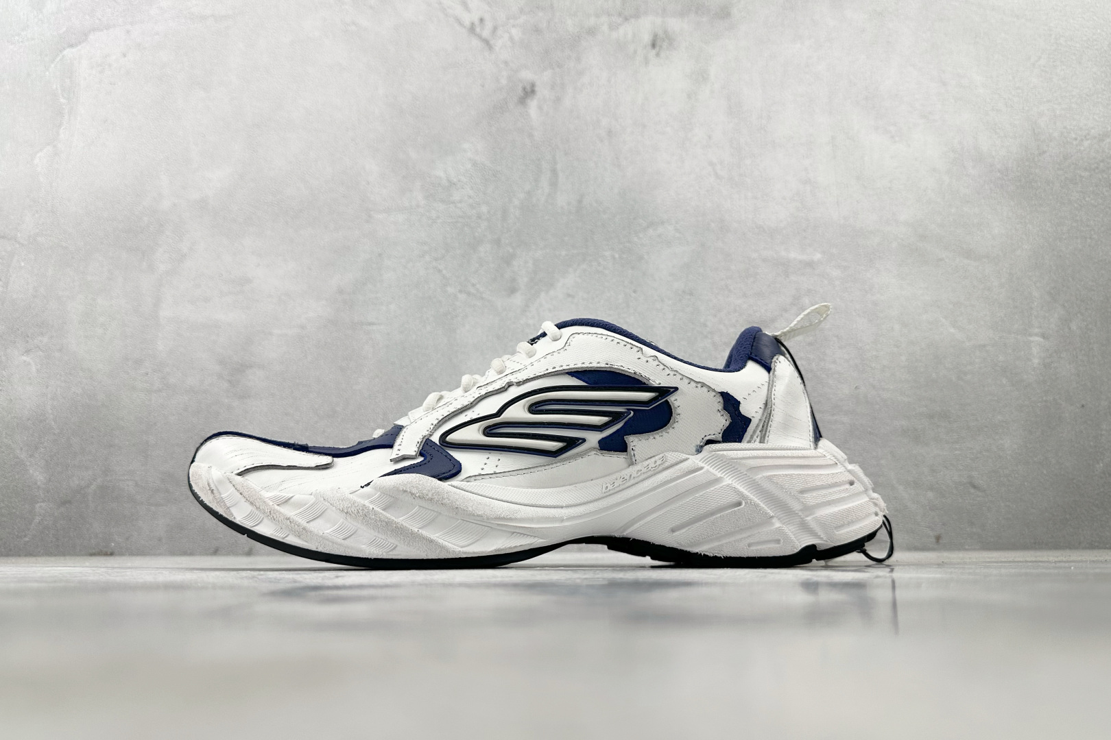  XA 
最新外贸批次 Balenciaga巴黎世家 Monday 白色

货号：WDWTS4090
尺