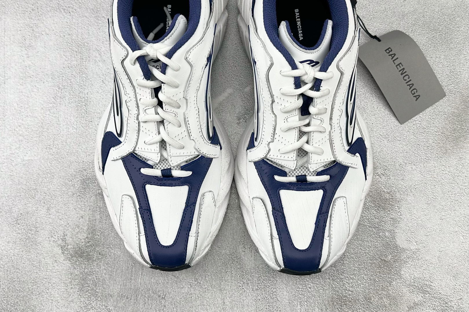  XA 
最新外贸批次 Balenciaga巴黎世家 Monday 白色

货号：WDWTS4090
尺