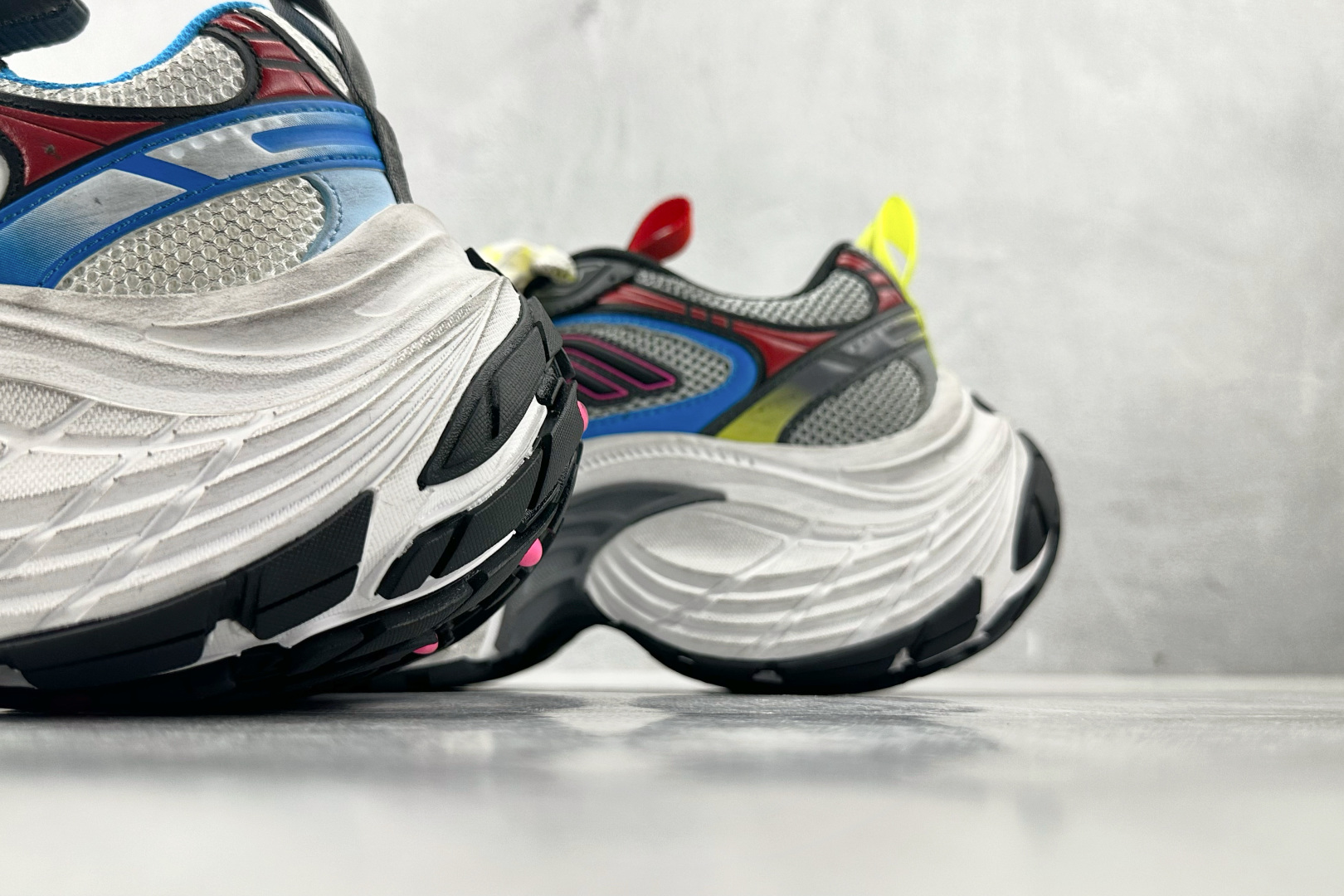 XA 
最新外贸批次 Balenciaga巴黎世家  6XL 白色

货号：W2MV71980
尺码：3