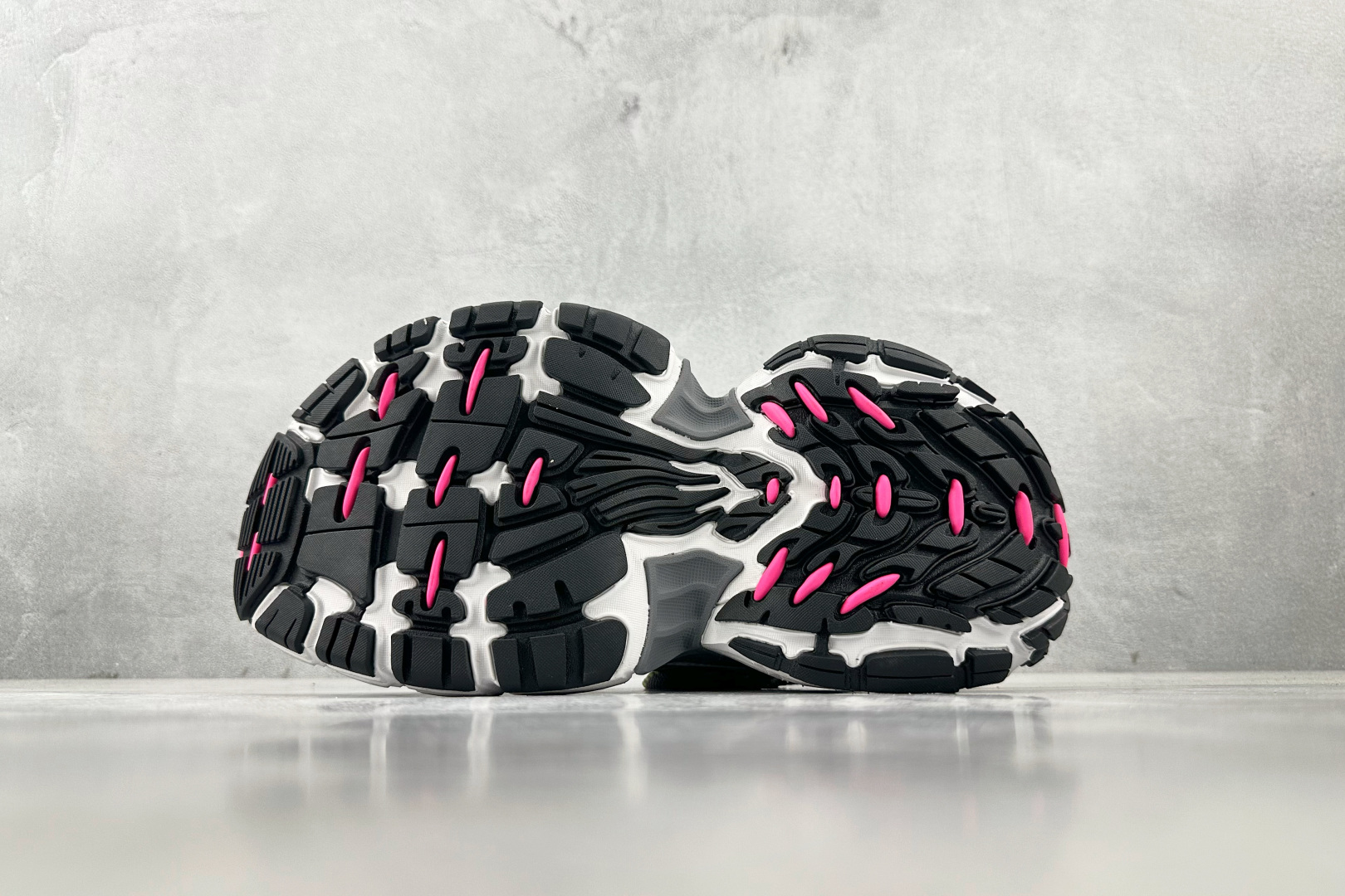 XA 
最新外贸批次 Balenciaga巴黎世家  6XL 白色

货号：W2MV71980
尺码：3