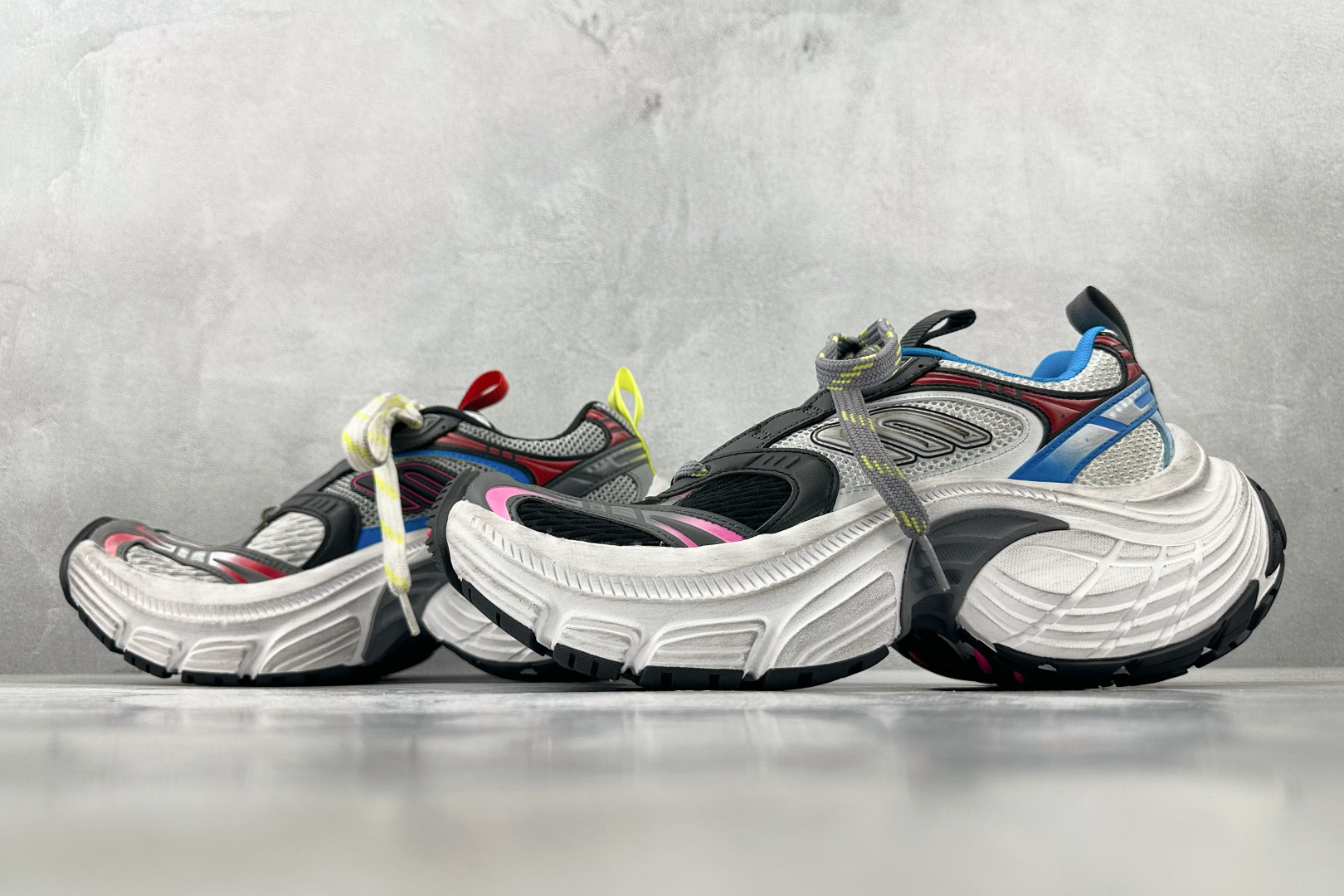 XA 
最新外贸批次 Balenciaga巴黎世家  6XL 白色

货号：W2MV71980
尺码：3
