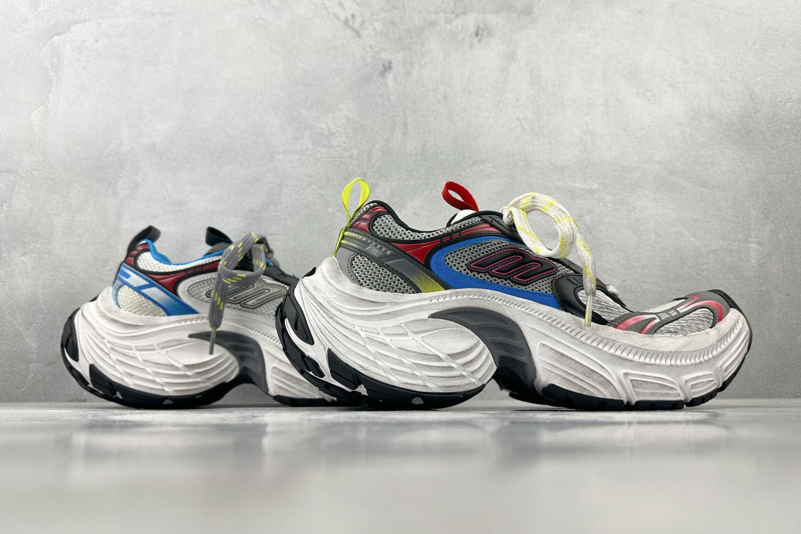 XA 
最新外贸批次 Balenciaga巴黎世家  6XL 白色

货号：W2MV71980
尺码：3
