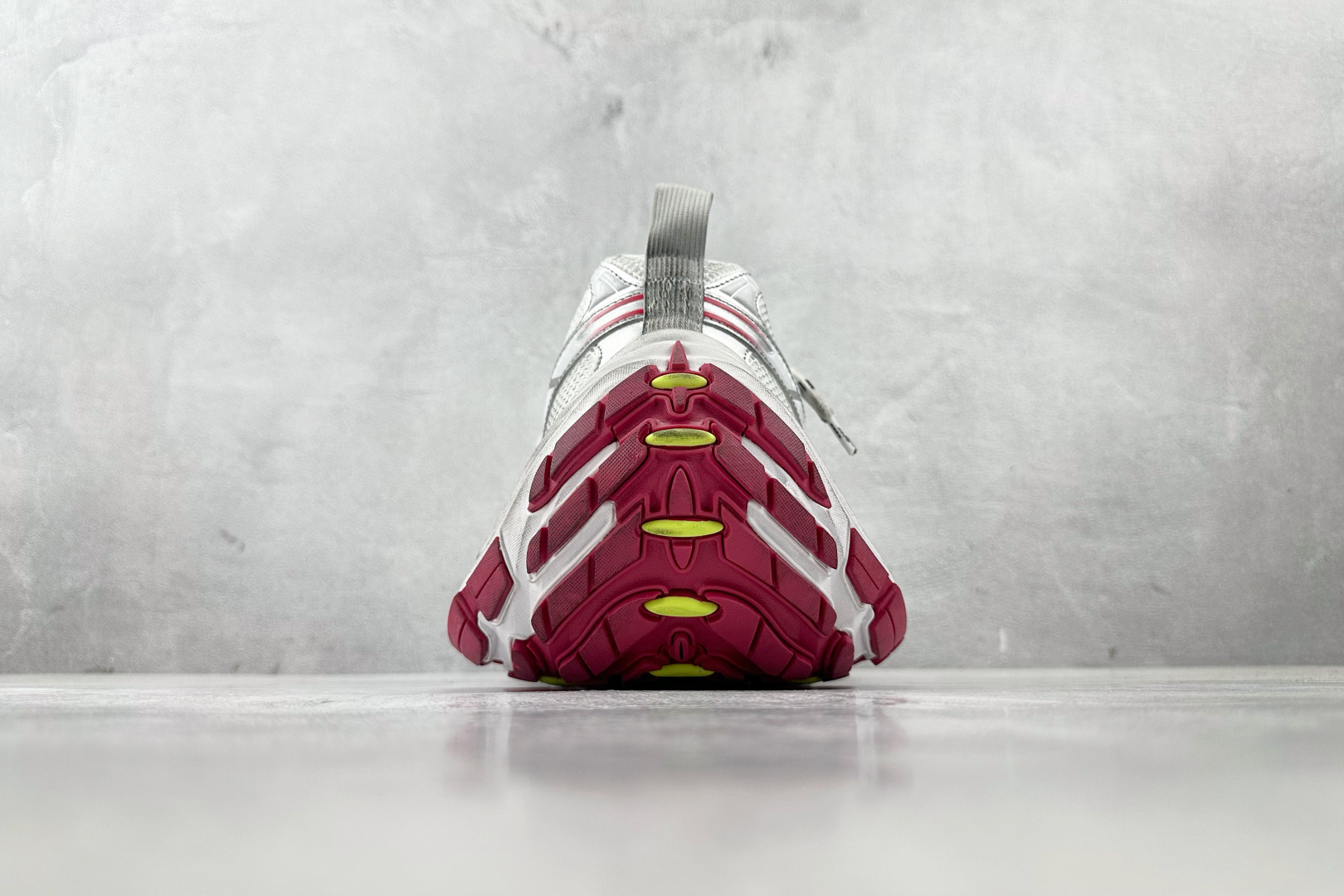 XA 
最新外贸批次 Balenciaga巴黎世家 10XL 银色

货号：W2MV29155
尺码：3