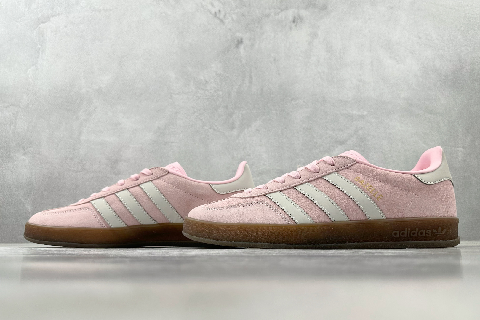 XC 
adidas originals GAZELLE INDOOR W 粉色

货号：JI2716
