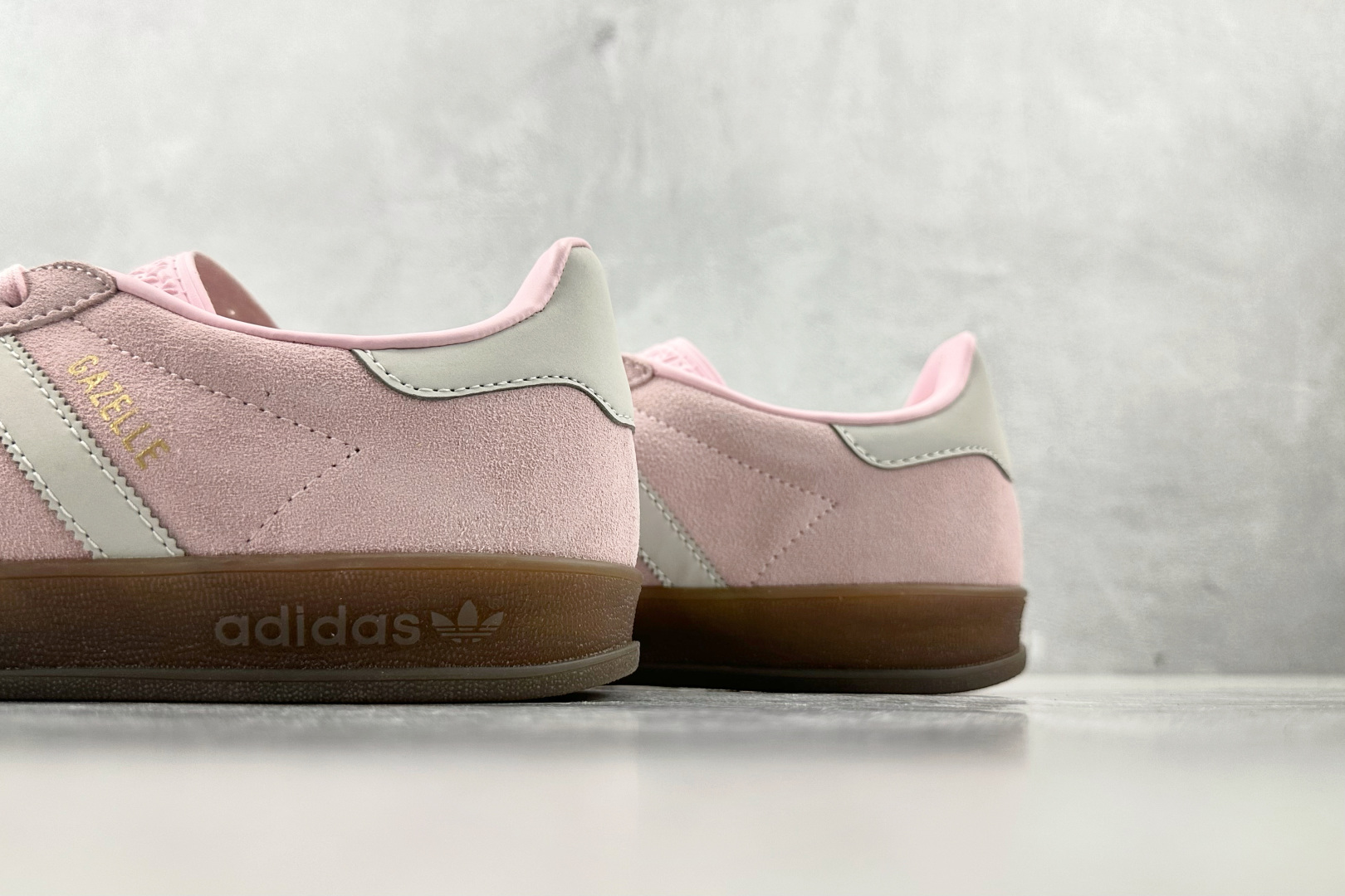 XC 
adidas originals GAZELLE INDOOR W 粉色

货号：JI2716
