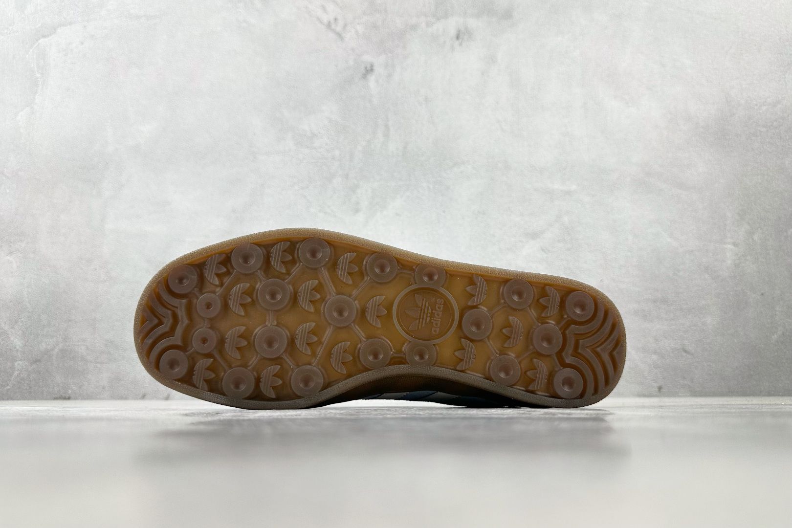 XC 
adidas originals GAZELLE 蓝白

货号：JI2717
尺码：35.5 3