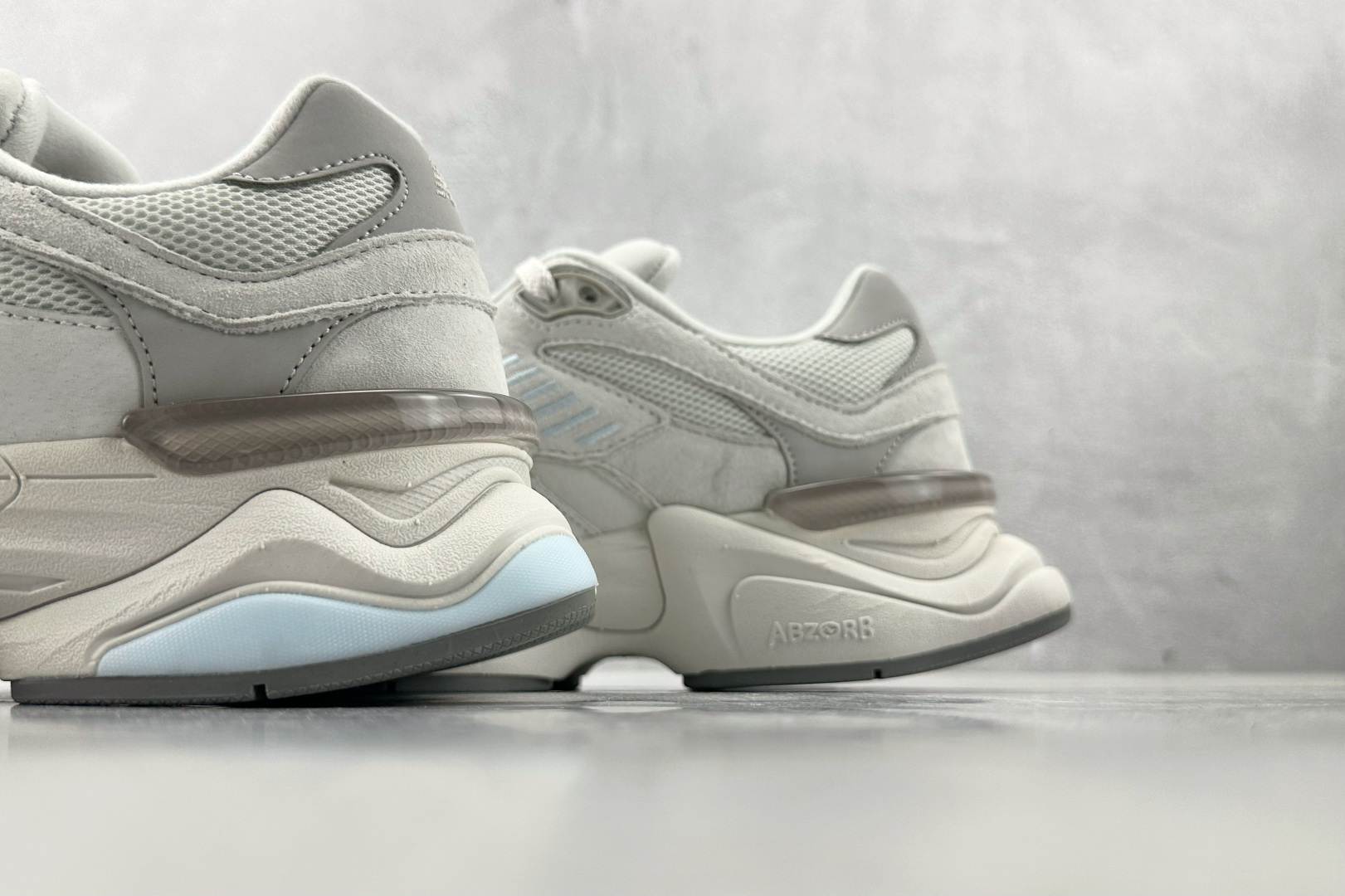 C 版 
大厂出品  New Balance NB 9060 灰白色

货号：U9060ZGA
尺码：3