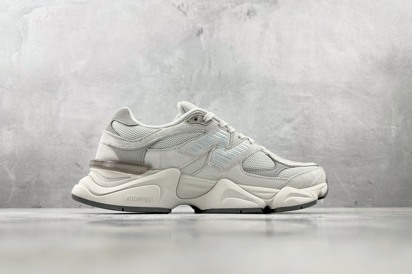 C 版 
大厂出品  New Balance NB 9060 灰白色

货号：U9060ZGA
尺码：3