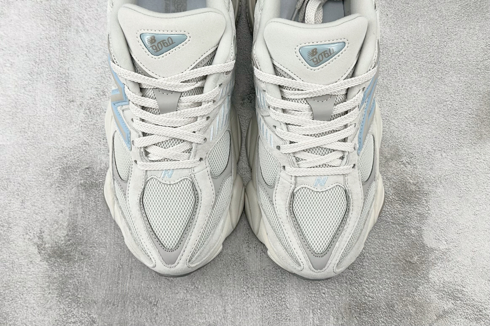 C 版 
大厂出品  New Balance NB 9060 灰白色

货号：U9060ZGA
尺码：3