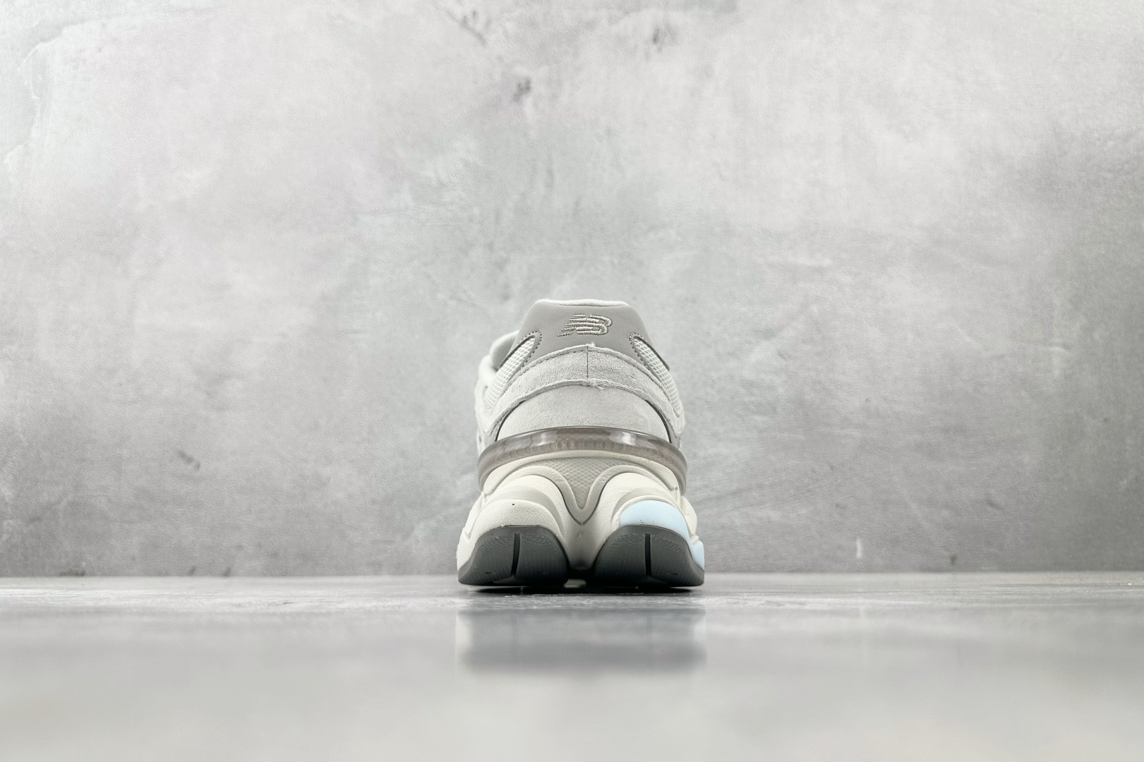 C 版 
大厂出品  New Balance NB 9060 灰白色

货号：U9060ZGA
尺码：3