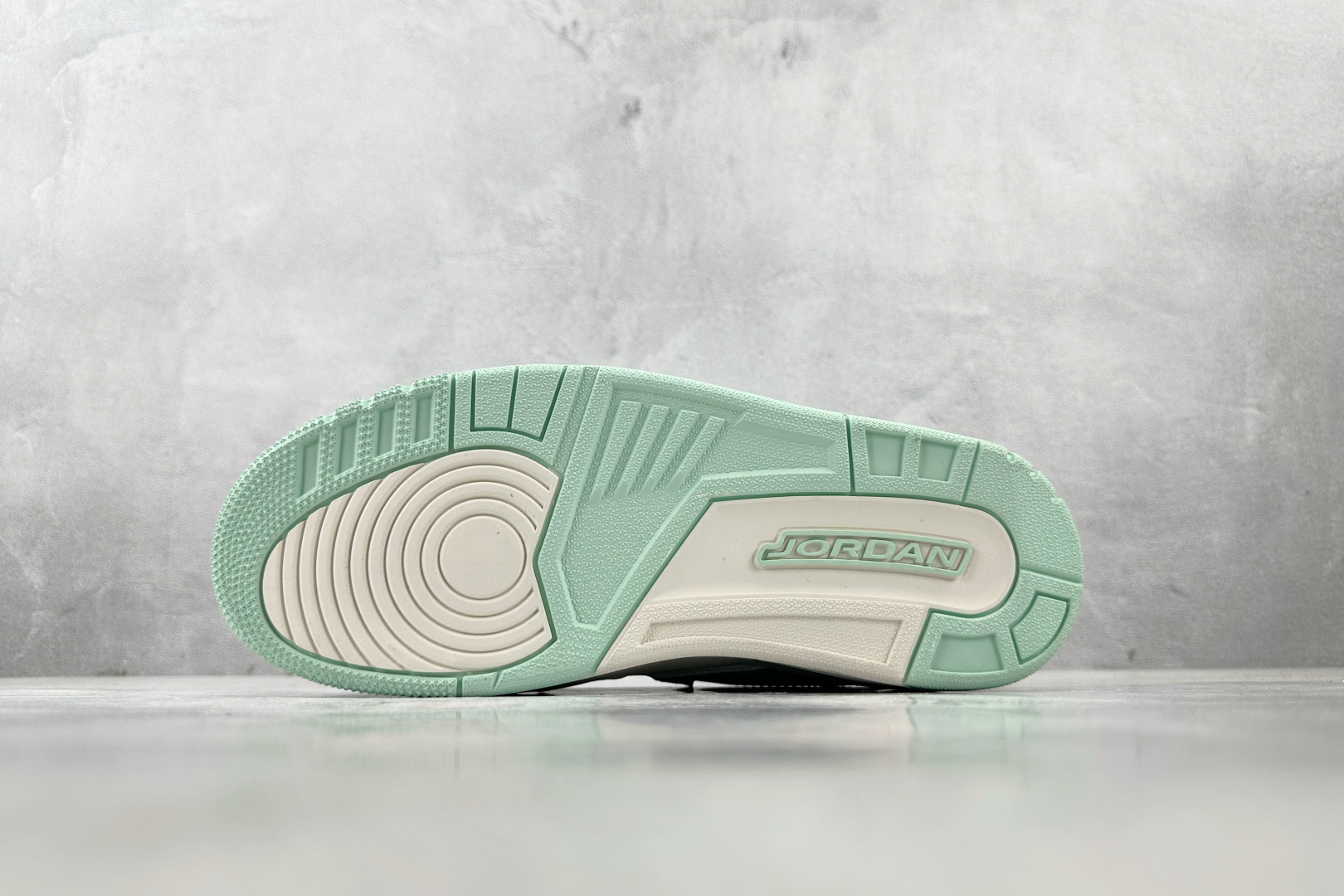 N版 
东南亚订单 Jordan Legacy 312 LOW 白绿色

货号：FQ7827-103
尺