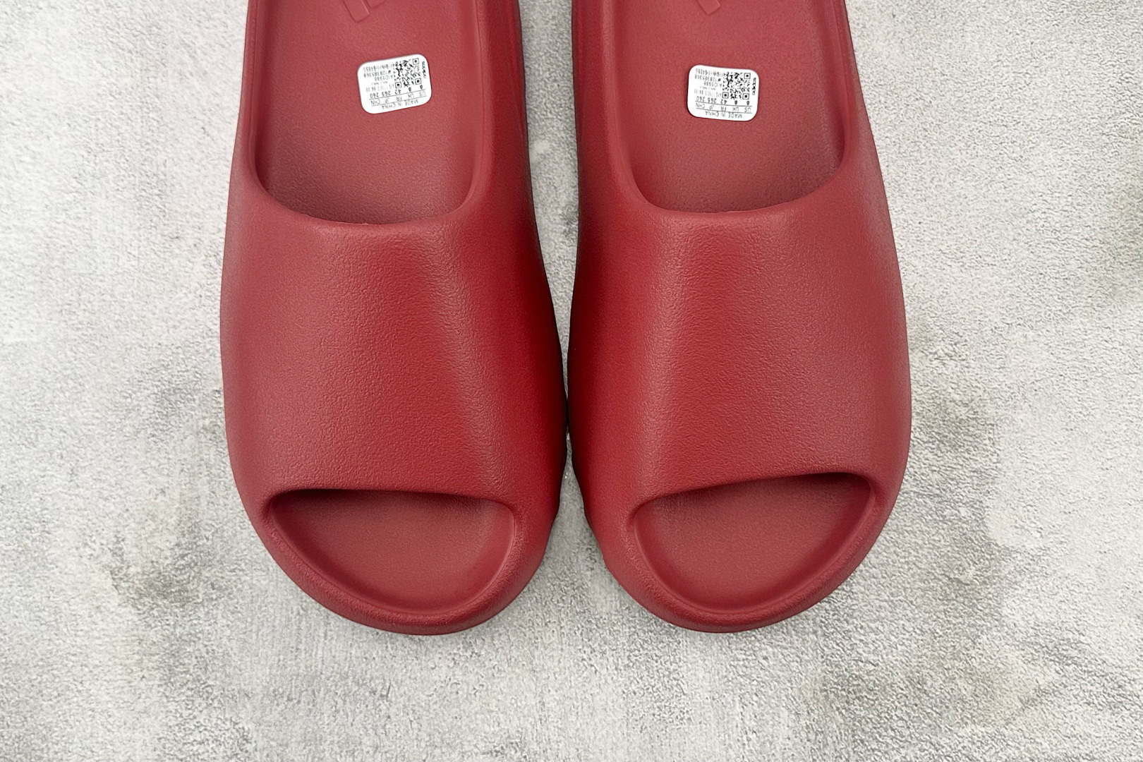 全新外贸大厂出品 adidas originals Yeezy Slide 雾面胭脂红 ID5988