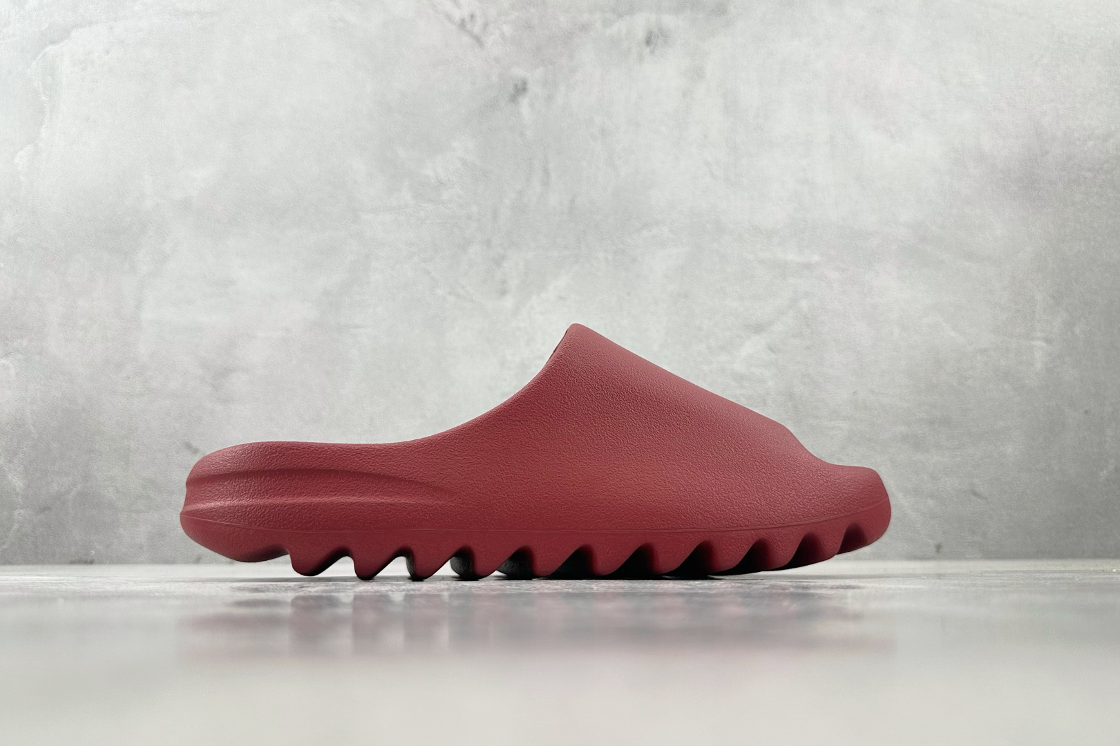 全新外贸大厂出品 adidas originals Yeezy Slide 雾面胭脂红 ID5988