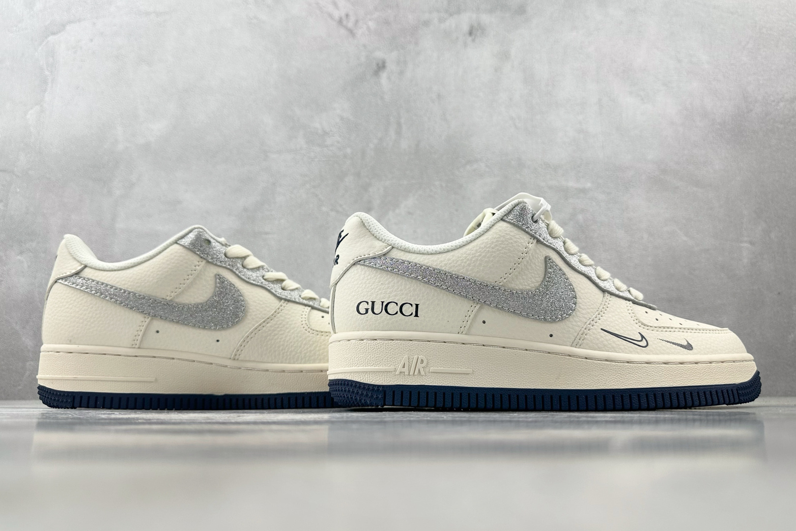 XC 
Nike Air Force 1'07 GUCCI 联名 米白灰

货号：XS1958 546
