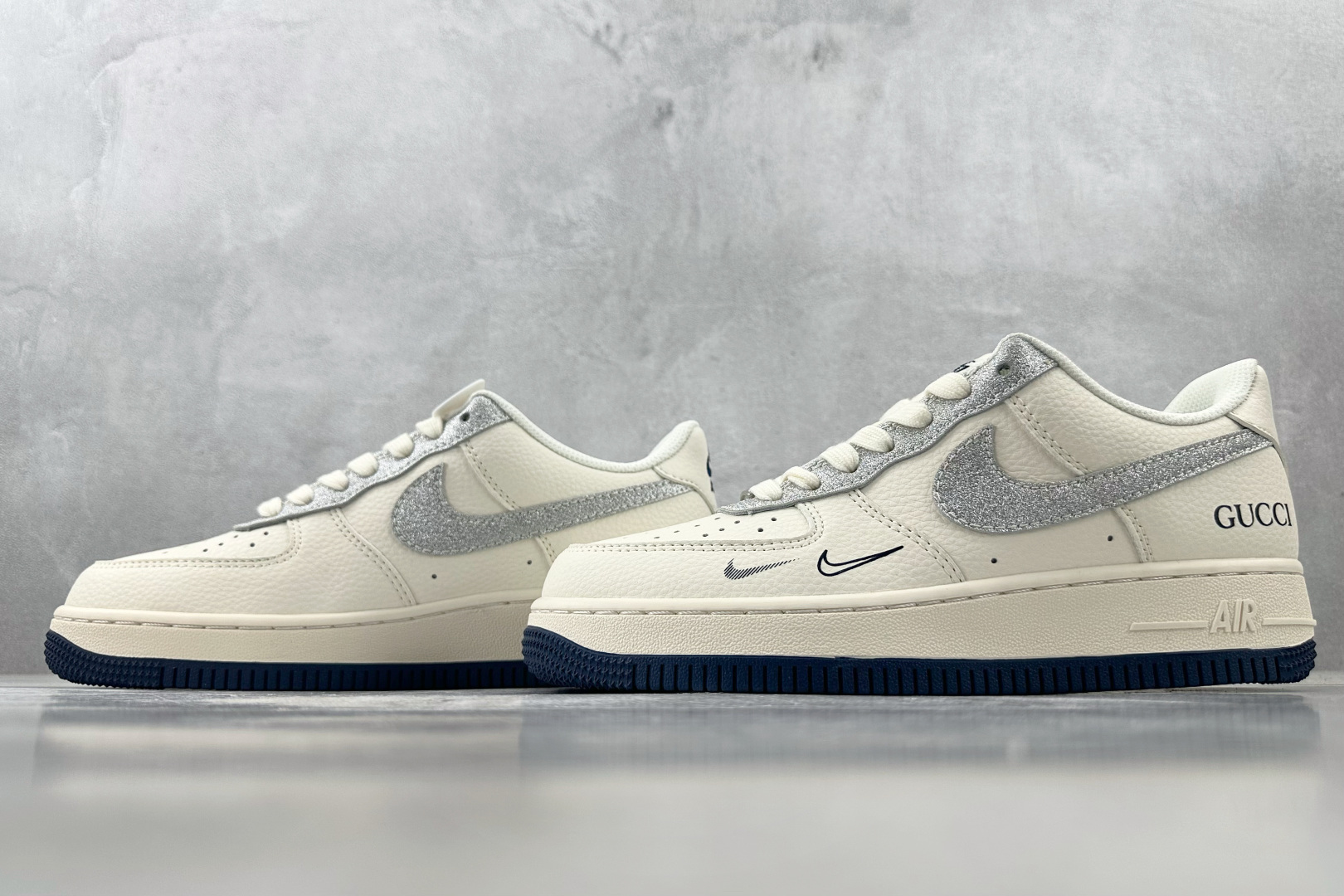 XC 
Nike Air Force 1'07 GUCCI 联名 米白灰

货号：XS1958 546

