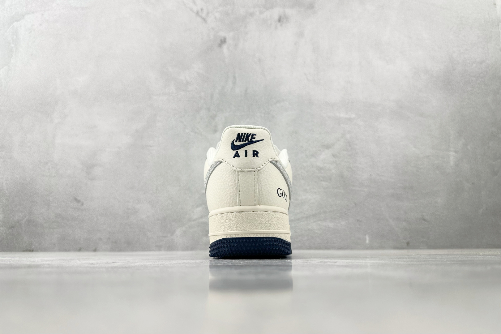 XC 
Nike Air Force 1'07 GUCCI 联名 米白灰

货号：XS1958 546
