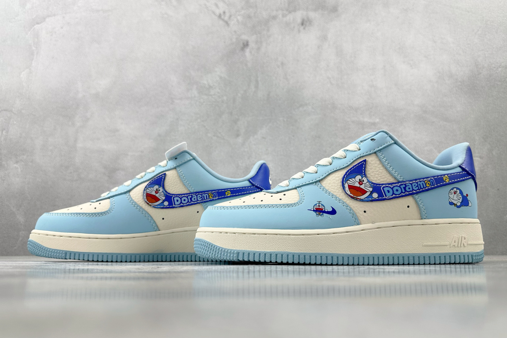 XC 
Nike Air Force 1'07 哆啦A梦 联名 蓝白

货号：DF0188 059
尺码