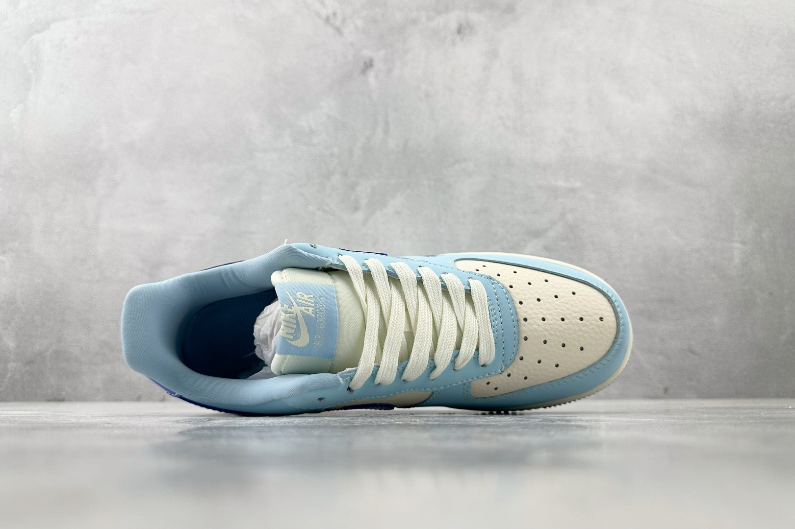 XC 
Nike Air Force 1'07 哆啦A梦 联名 蓝白

货号：DF0188 059
尺码