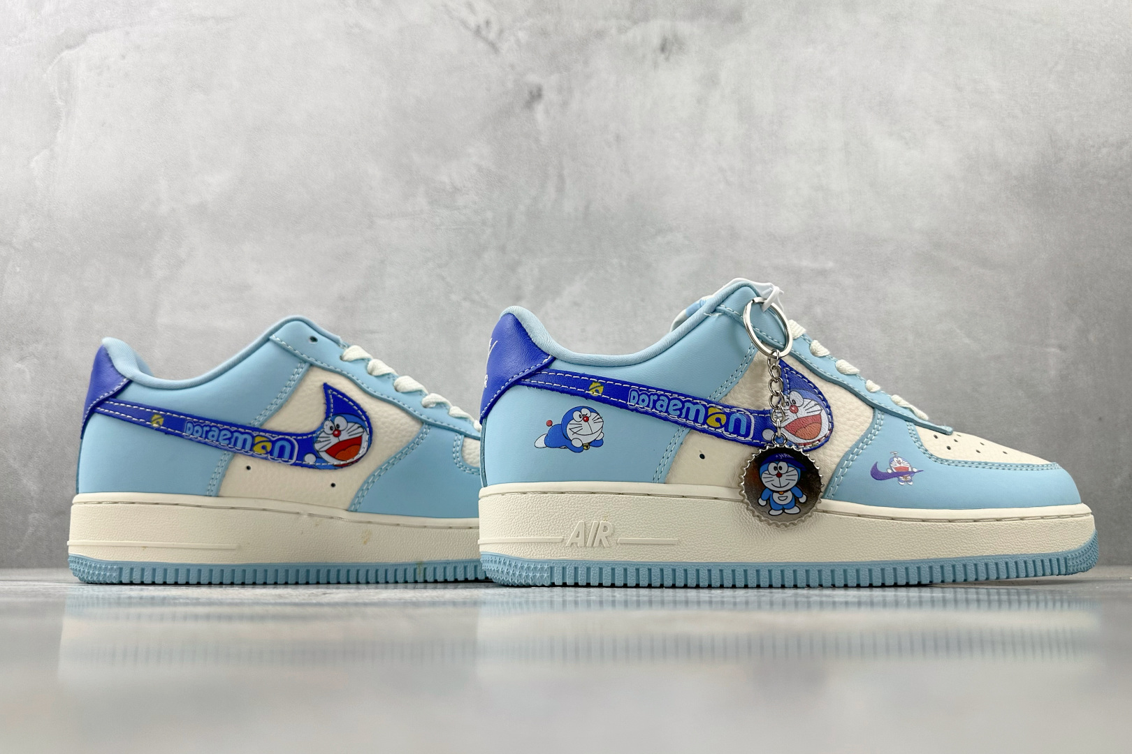XC 
Nike Air Force 1'07 哆啦A梦 联名 蓝白

货号：DF0188 059
尺码