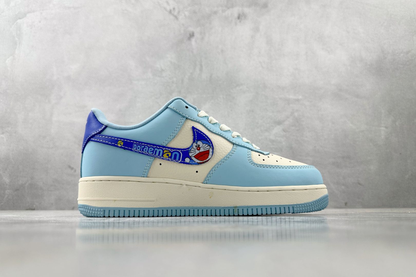 XC 
Nike Air Force 1'07 哆啦A梦 联名 蓝白

货号：DF0188 059
尺码