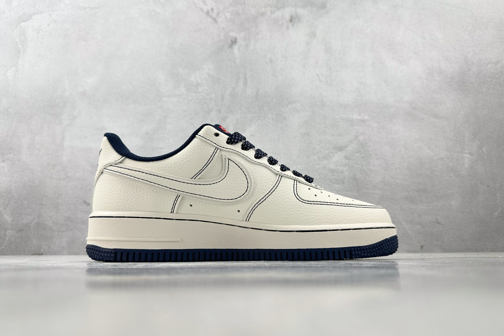 XC 
Nike Air Force 1'07 Supreme 联名 米白

货号：HH7518 074