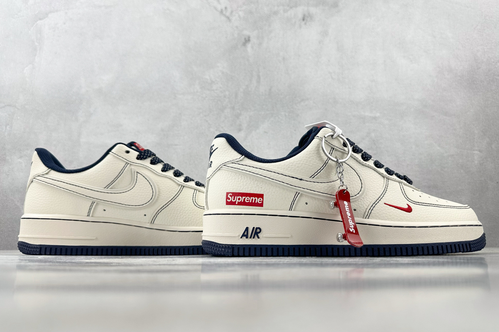 XC 
Nike Air Force 1'07 Supreme 联名 米白

货号：HH7518 074
