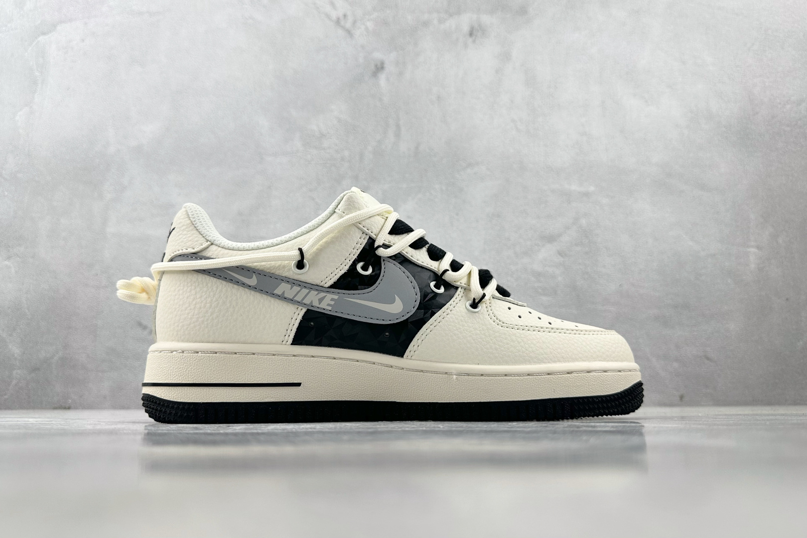 Nike Air Force 1 '07 Stussy Collab Sneakers - Style & Comfort 3 cmp i1745645789585 2800 0 1