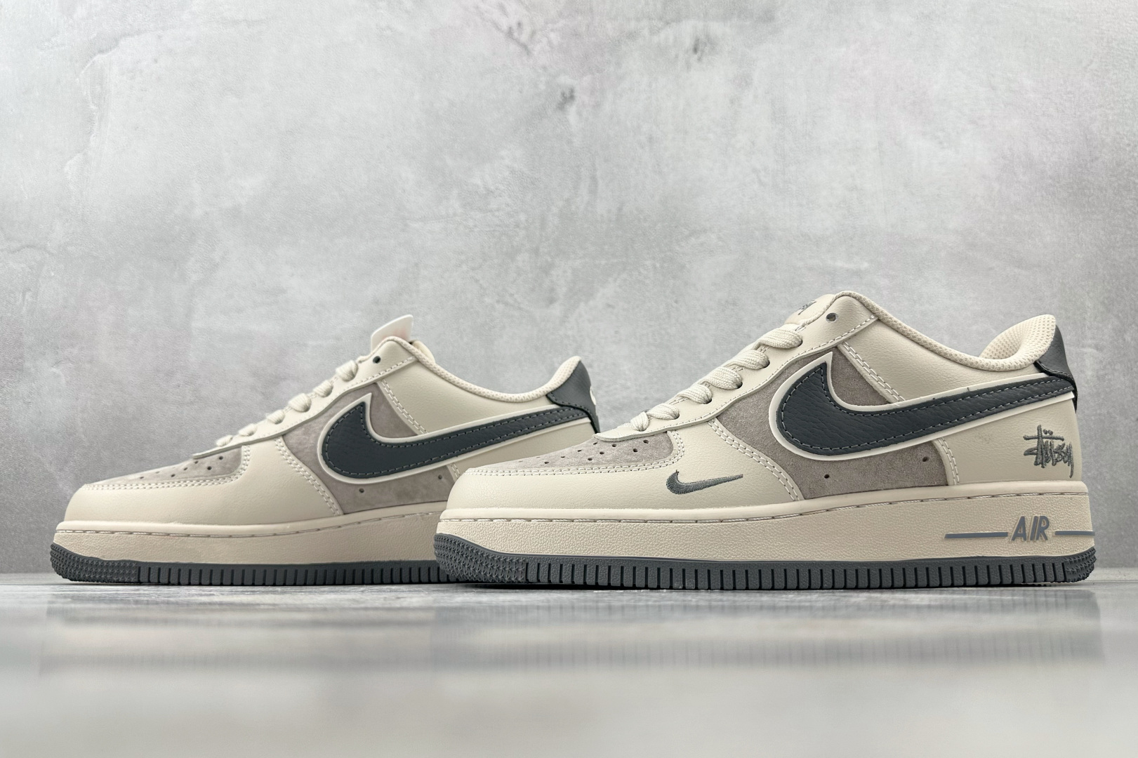 XC 
Nike Air Force 1'07 斯图西 联名 灰白

货号：XX3168 126
尺码：
