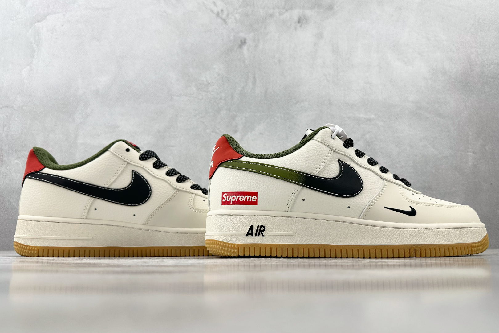 XC 
Nike Air Force 1'07 Supreme 联名 米白绿

货号：XS1958 56