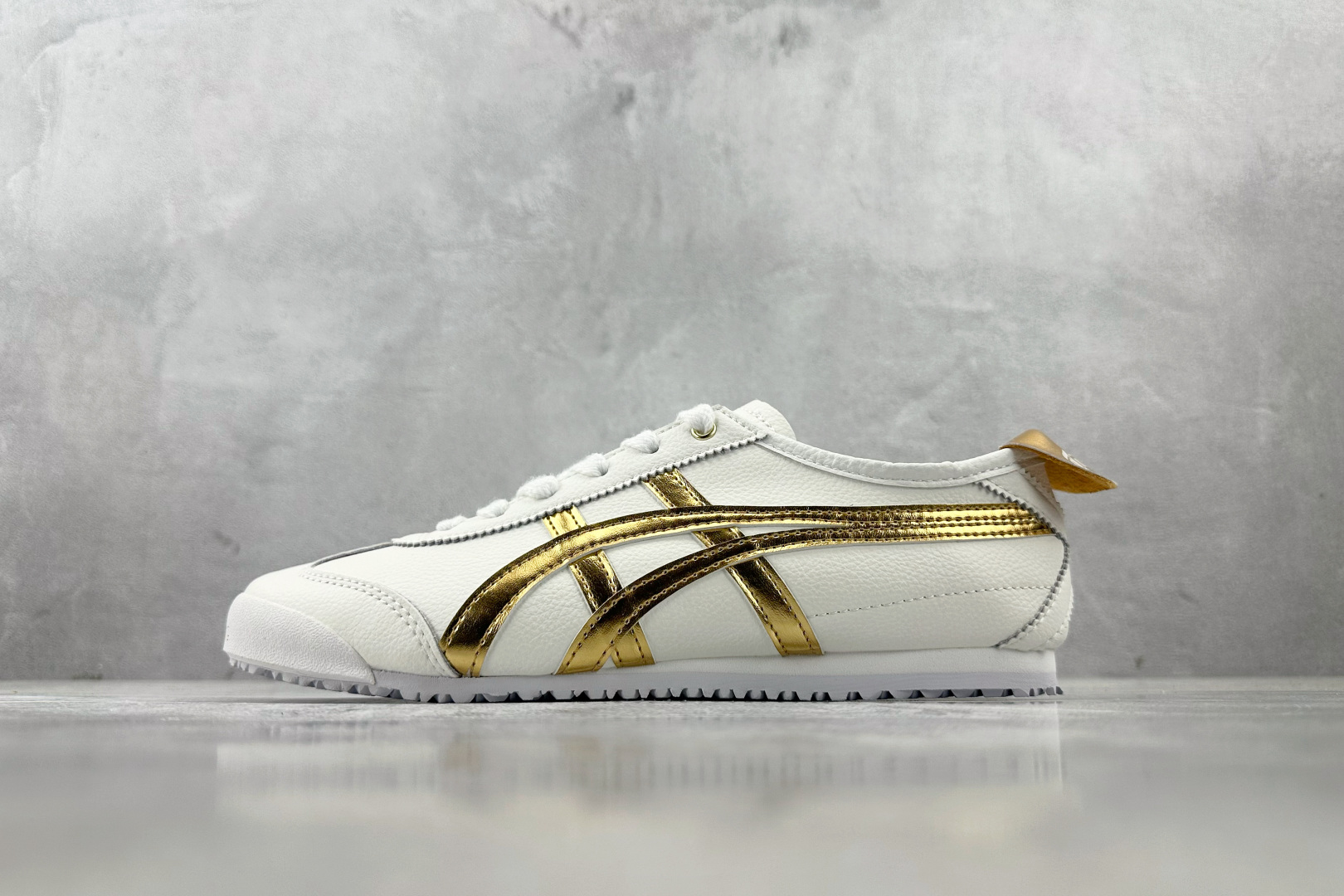 WS 
平台爆款 Onitsuka Tiger鬼塚虎 MEXICO 66 白金

货号：D508K-01