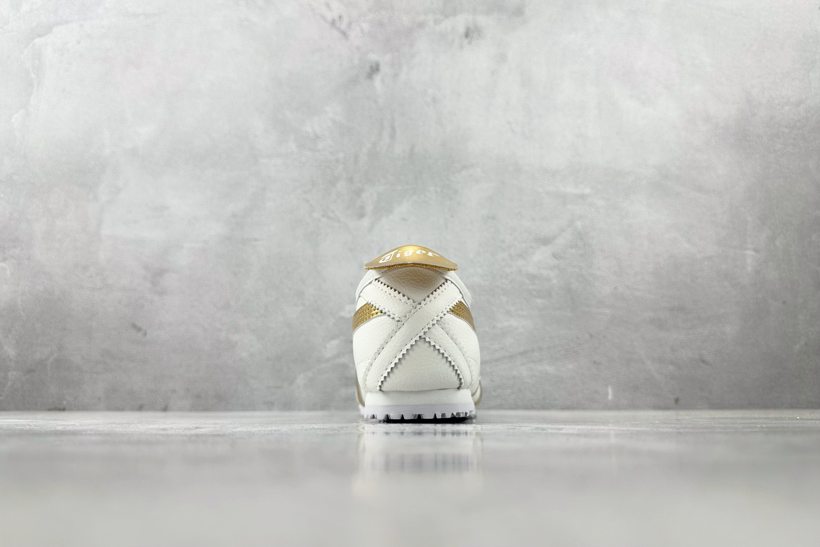 WS 
平台爆款 Onitsuka Tiger鬼塚虎 MEXICO 66 白金

货号：D508K-01
