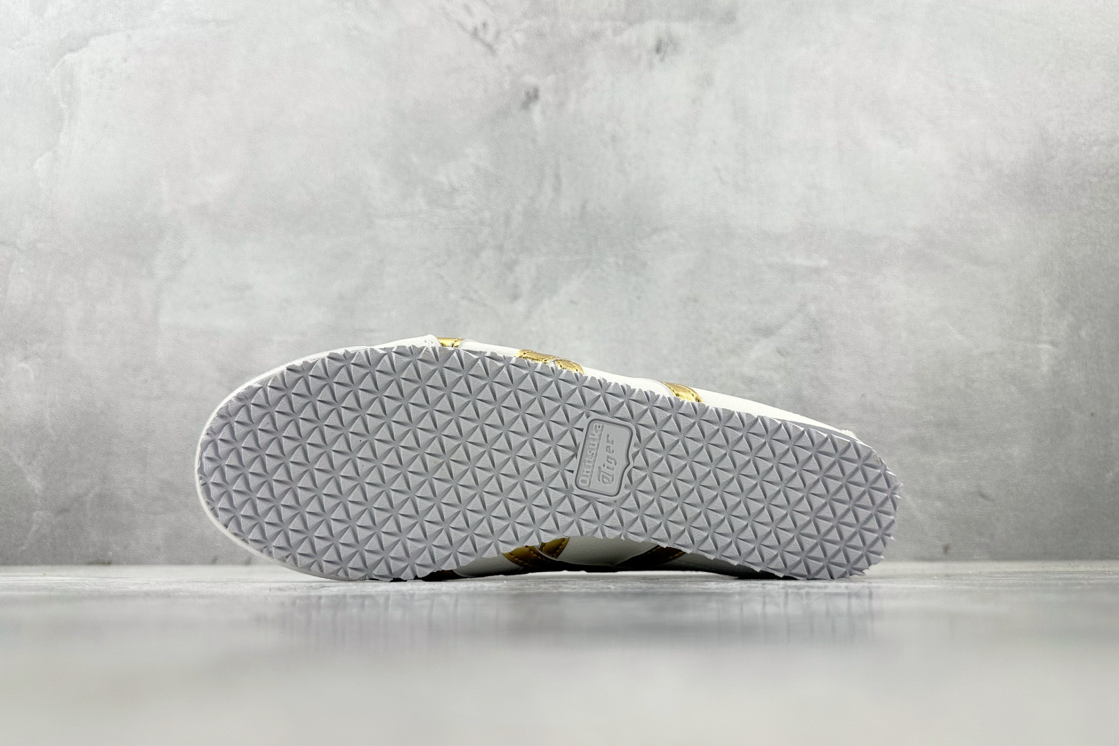 WS 
平台爆款 Onitsuka Tiger鬼塚虎 MEXICO 66 白金

货号：D508K-01