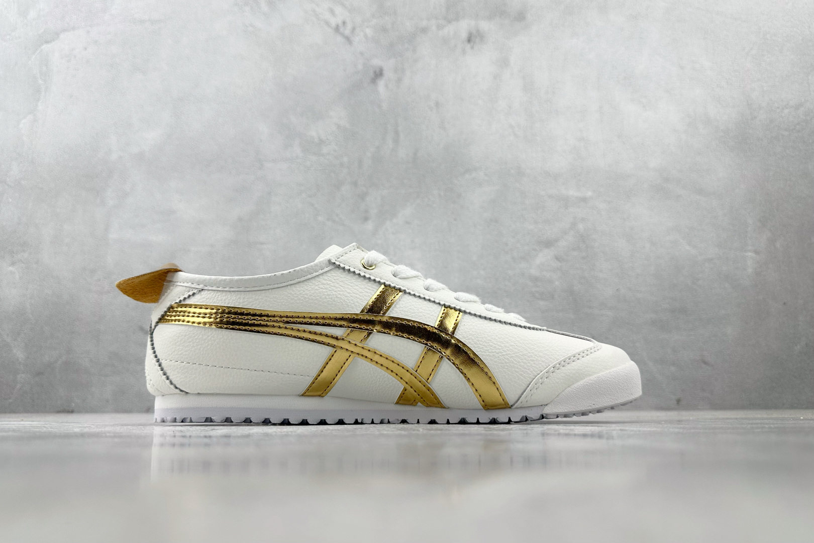 WS 
平台爆款 Onitsuka Tiger鬼塚虎 MEXICO 66 白金

货号：D508K-01