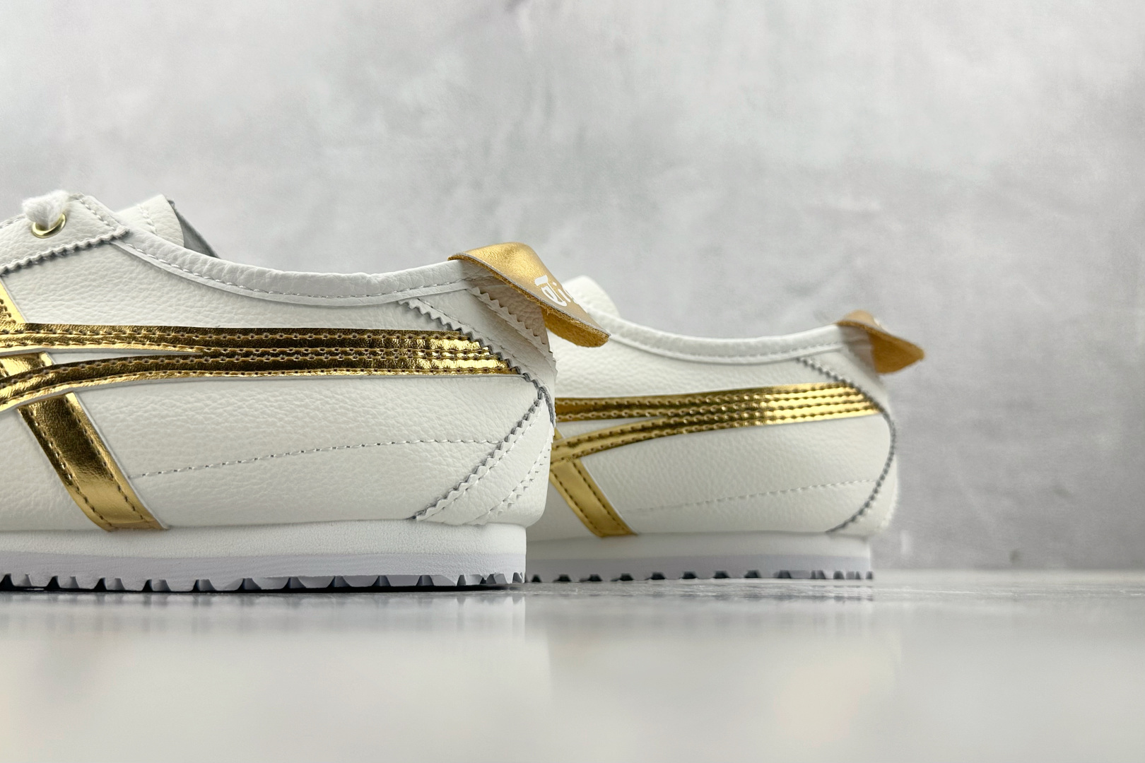 WS 
平台爆款 Onitsuka Tiger鬼塚虎 MEXICO 66 白金

货号：D508K-01