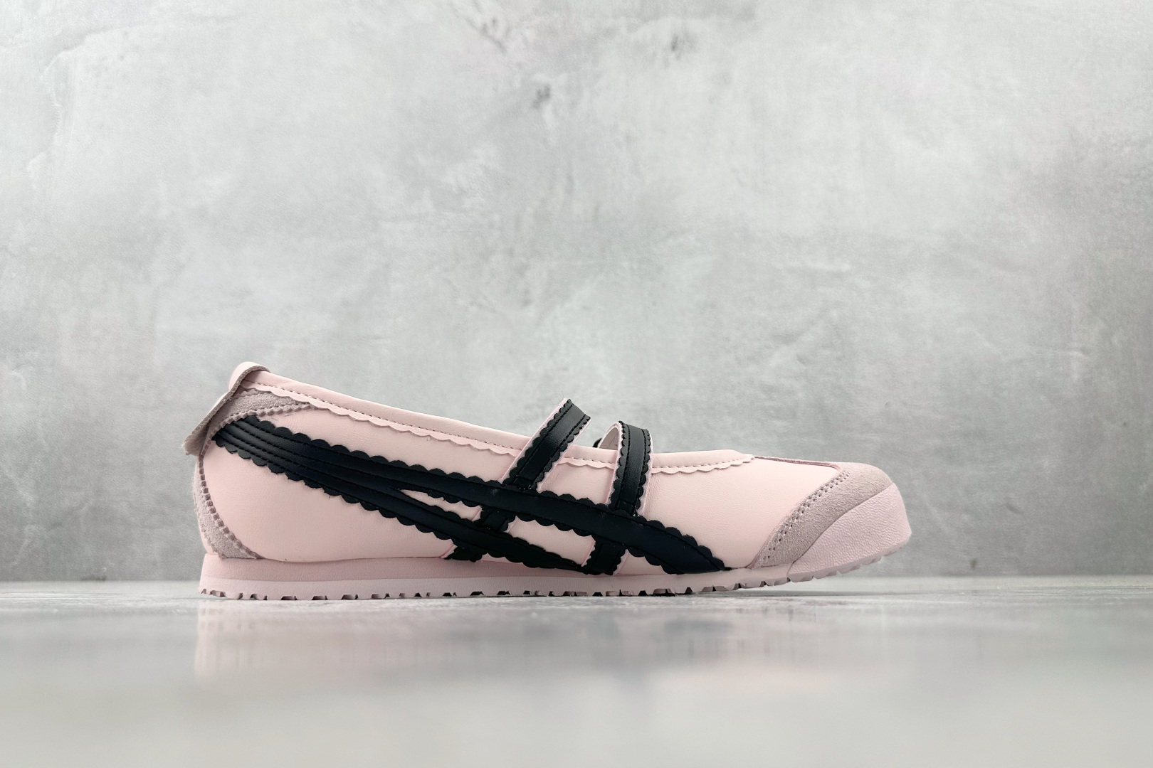 ZX 神版 
Onitsuka Tiger鬼塚虎 MEXICO 66 TGRS 粉色

货号：1182A