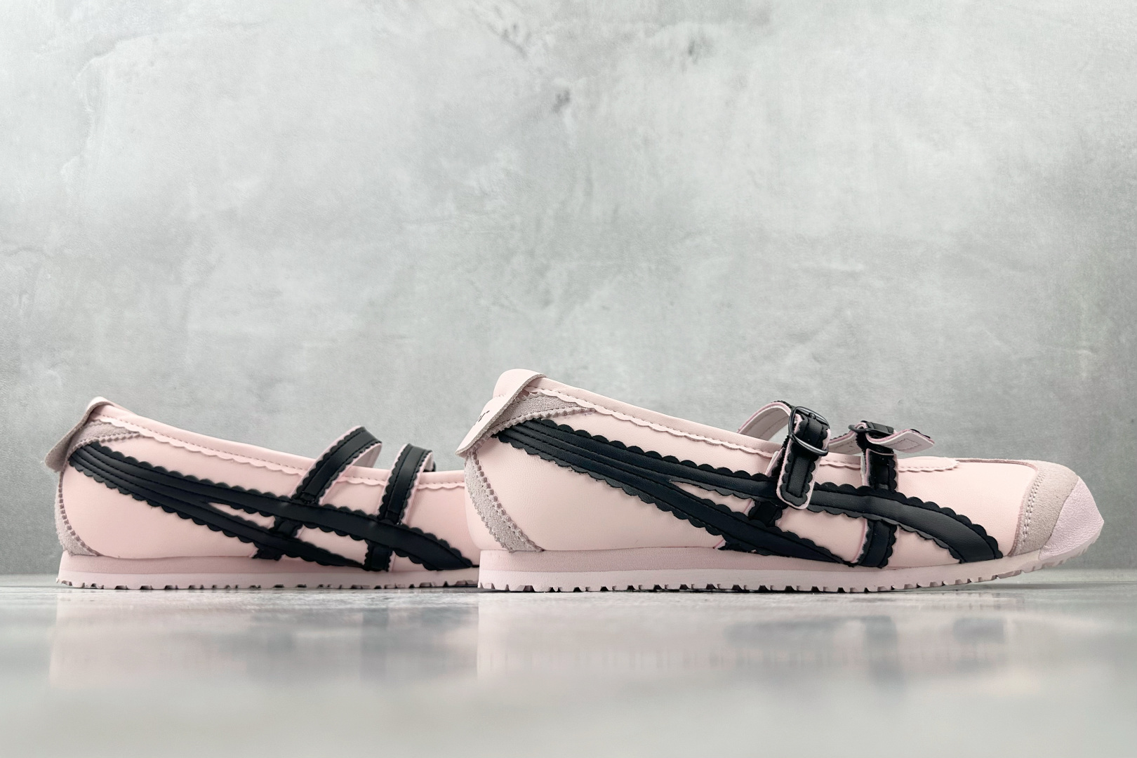 ZX 神版 
Onitsuka Tiger鬼塚虎 MEXICO 66 TGRS 粉色

货号：1182A