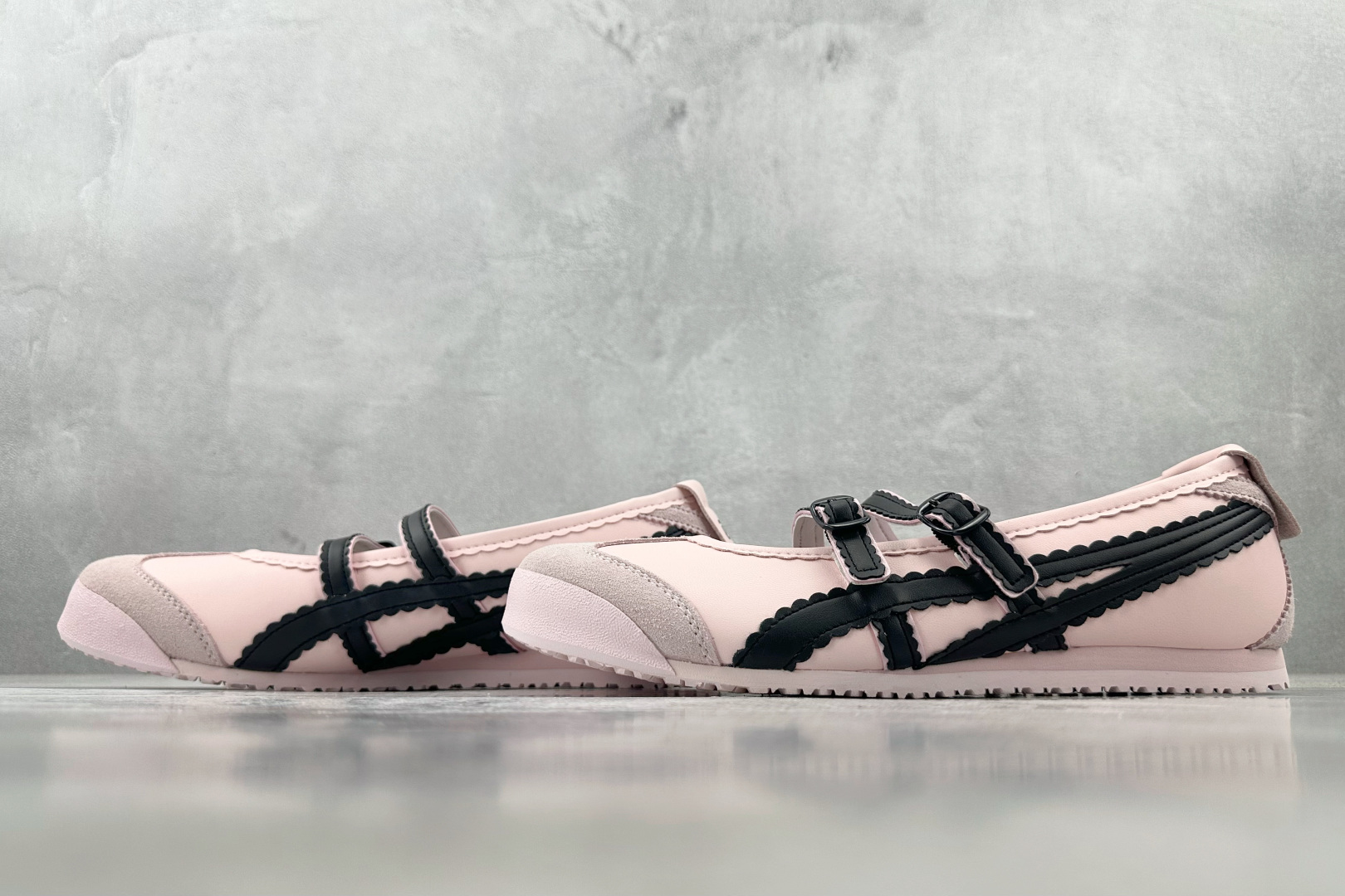 ZX 神版 
Onitsuka Tiger鬼塚虎 MEXICO 66 TGRS 粉色

货号：1182A