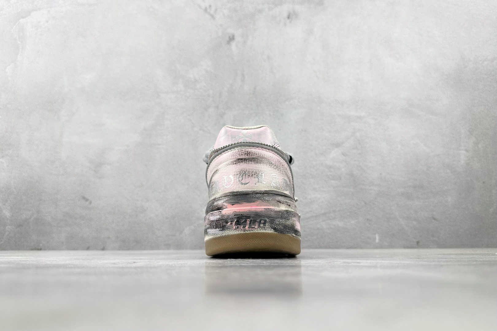 定制版  
【定制球鞋】 MLB Chunky Liner 灰粉

货号：3ASXCA12N-50IVS