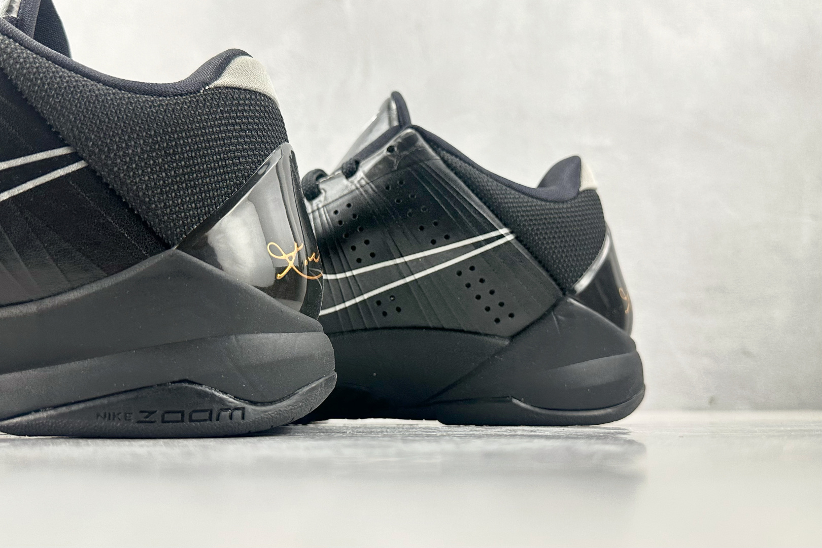 S2 
纯原生产线  Nike Kobe 5 黑武士

货号：-003
尺码：40.5 41 42 42