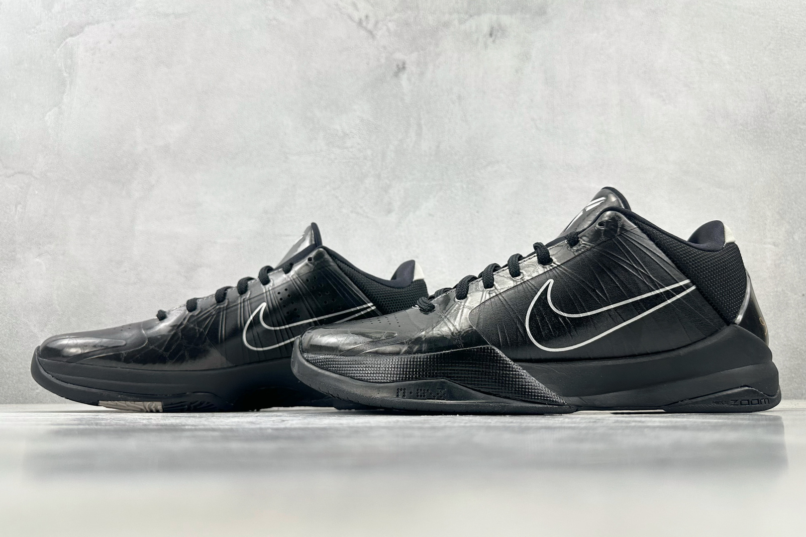 S2 
纯原生产线  Nike Kobe 5 黑武士

货号：-003
尺码：40.5 41 42 42