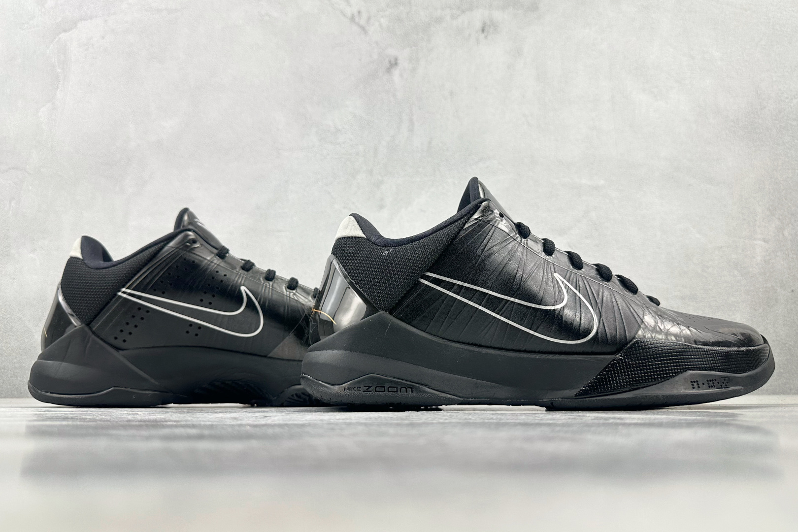 S2 
纯原生产线  Nike Kobe 5 黑武士

货号：-003
尺码：40.5 41 42 42