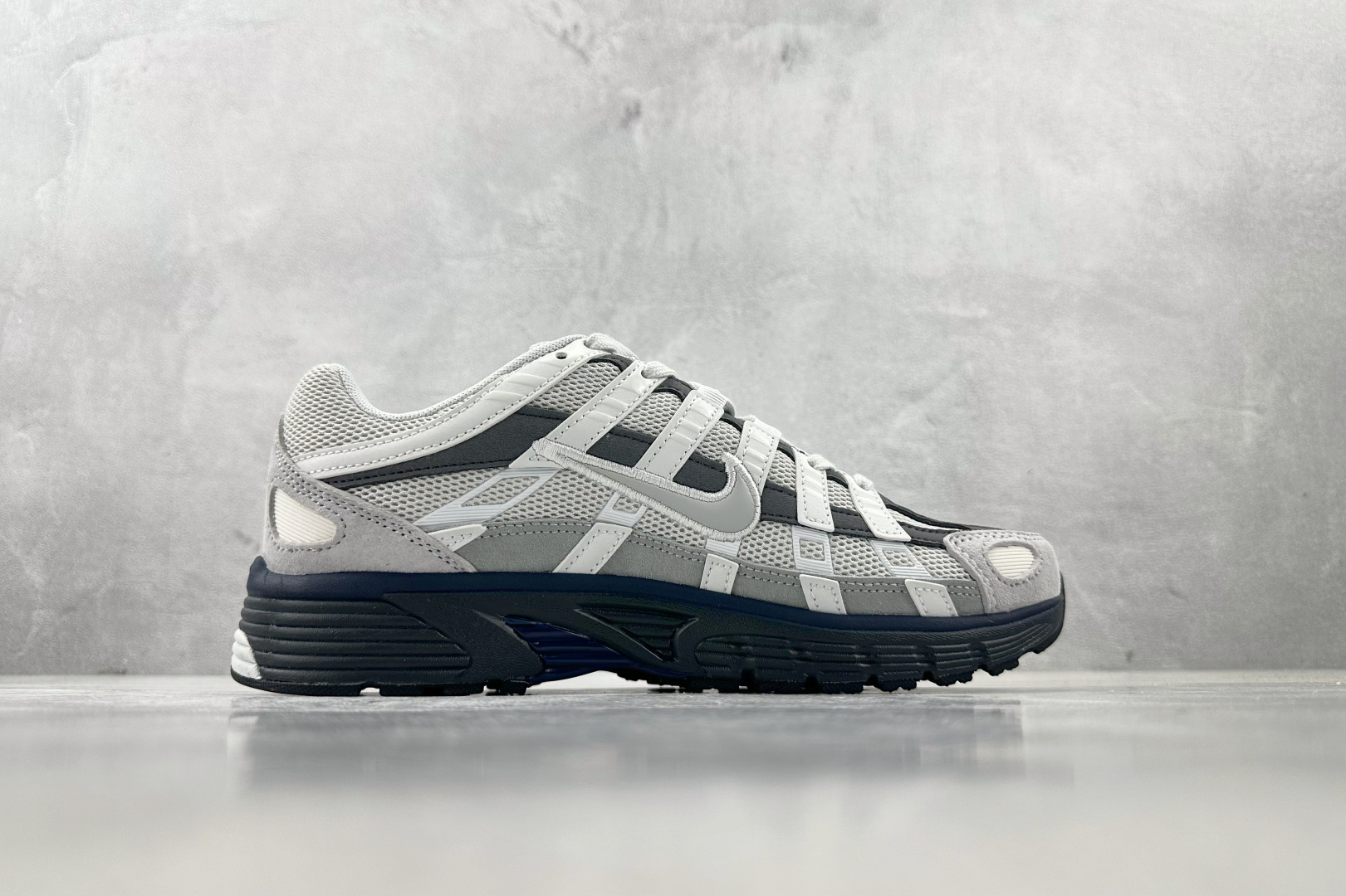 PF 
原鞋开发 原数据档案 Nike P-6000 白色

货号：IB3081-001
尺码：36 3