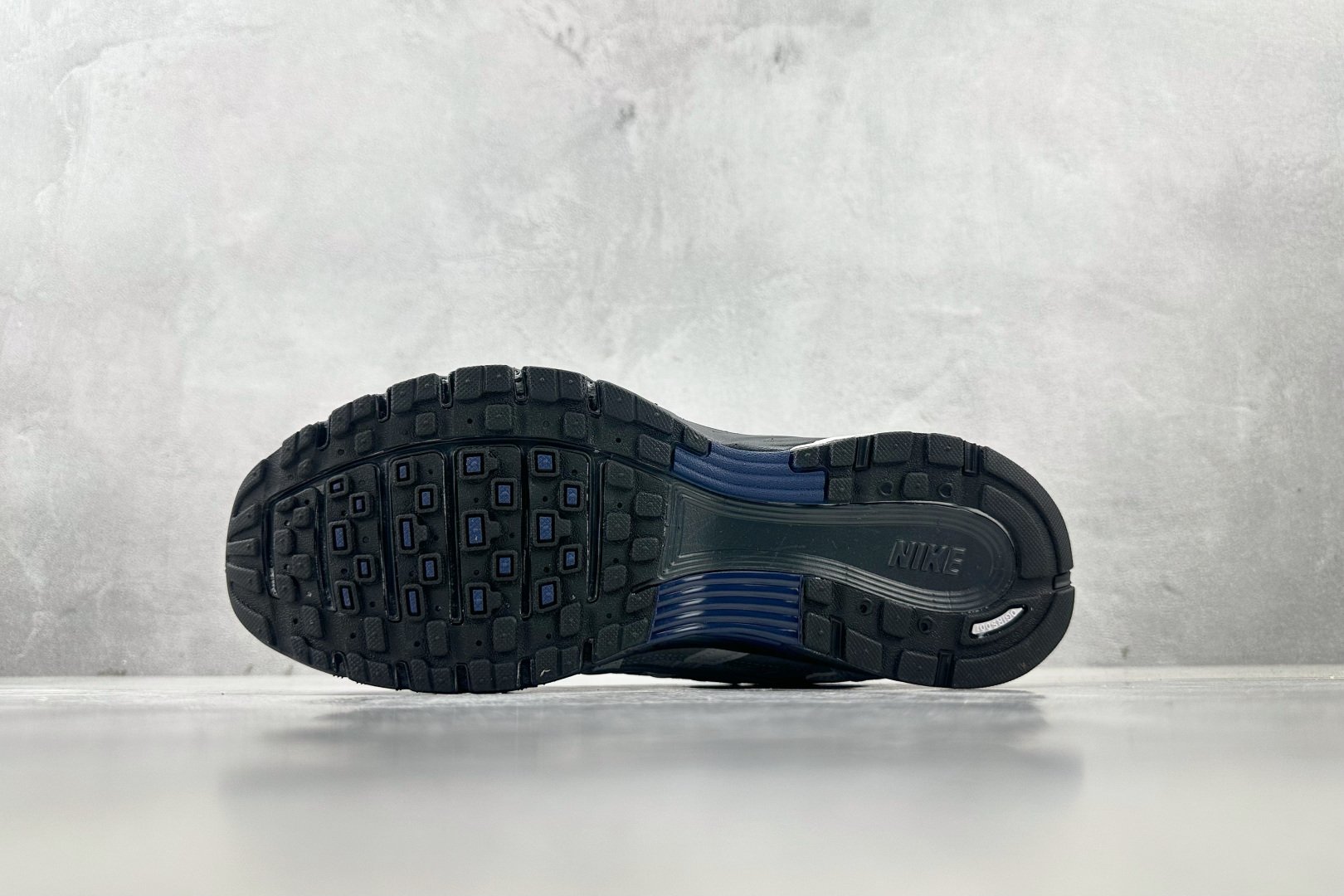 PF 
原鞋开发 原数据档案 Nike P-6000 白色

货号：IB3081-001
尺码：36 3