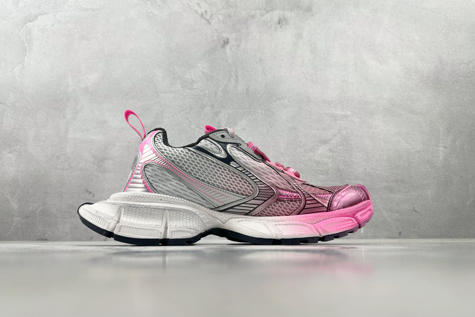 VG 
代购版 Balenciaga巴黎世家 3XL 粉灰白

货号： W3XTS 1511
尺码：35